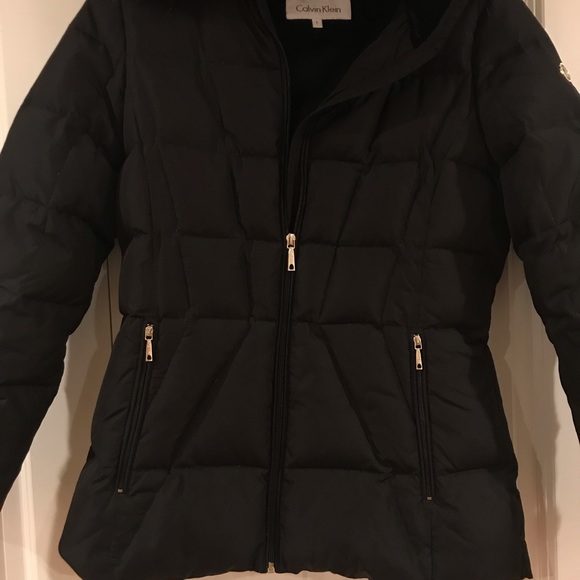 Calvin Klein Faux-Fur-Lined Quilted Puffer Coat - Picture 3 of 8